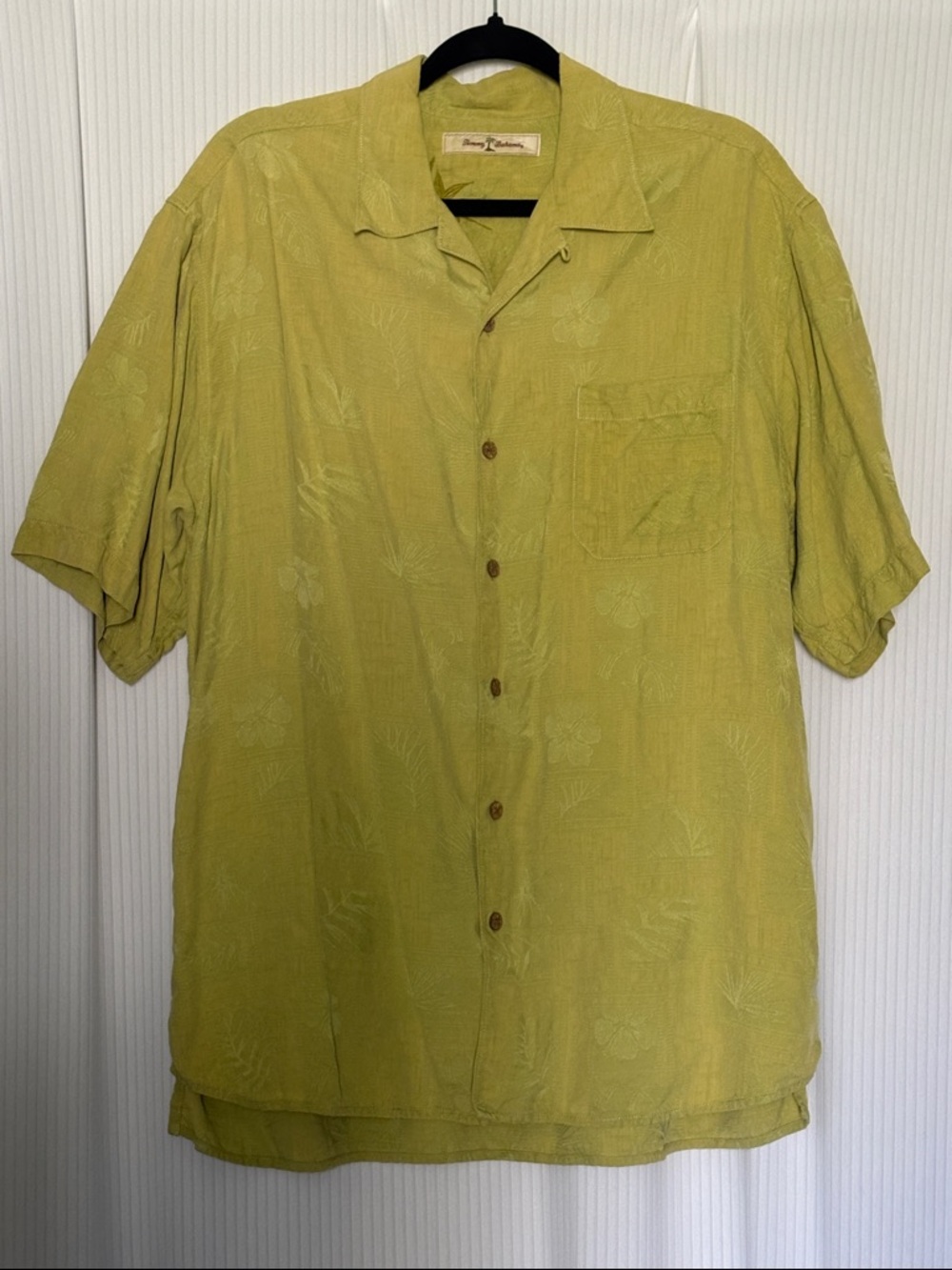 Tommy Bahama 100% Silk Button Down Shirt Short Sleeve Collar Extra Buttons